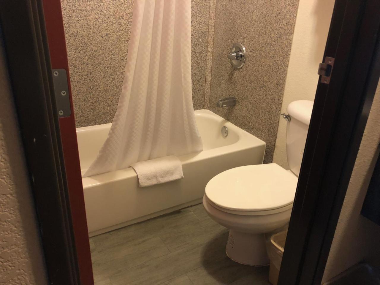 ซูเปอร์ 8 บาย วินด์แฮม แซคราเมนโต Hotel ซาคราเมนโต ภายนอก รูปภาพ